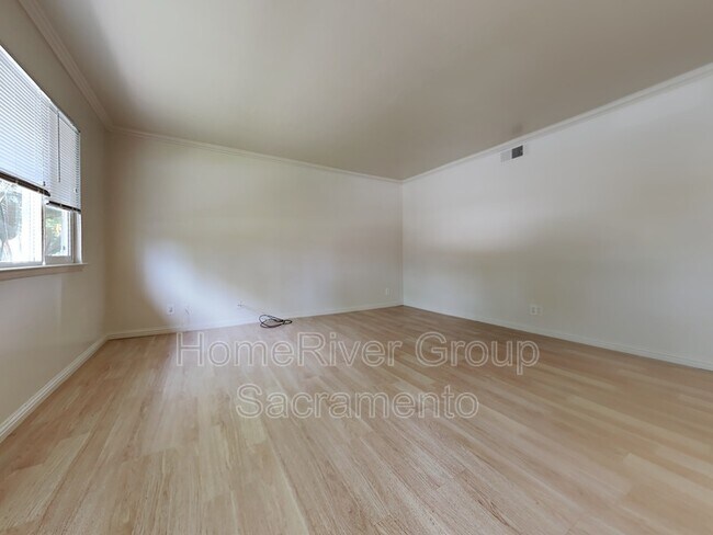 Foto del edificio - 4516 Greenholme Dr
