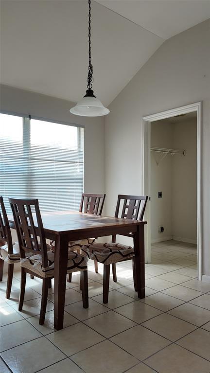 Foto del edificio - 100 Maplewood S