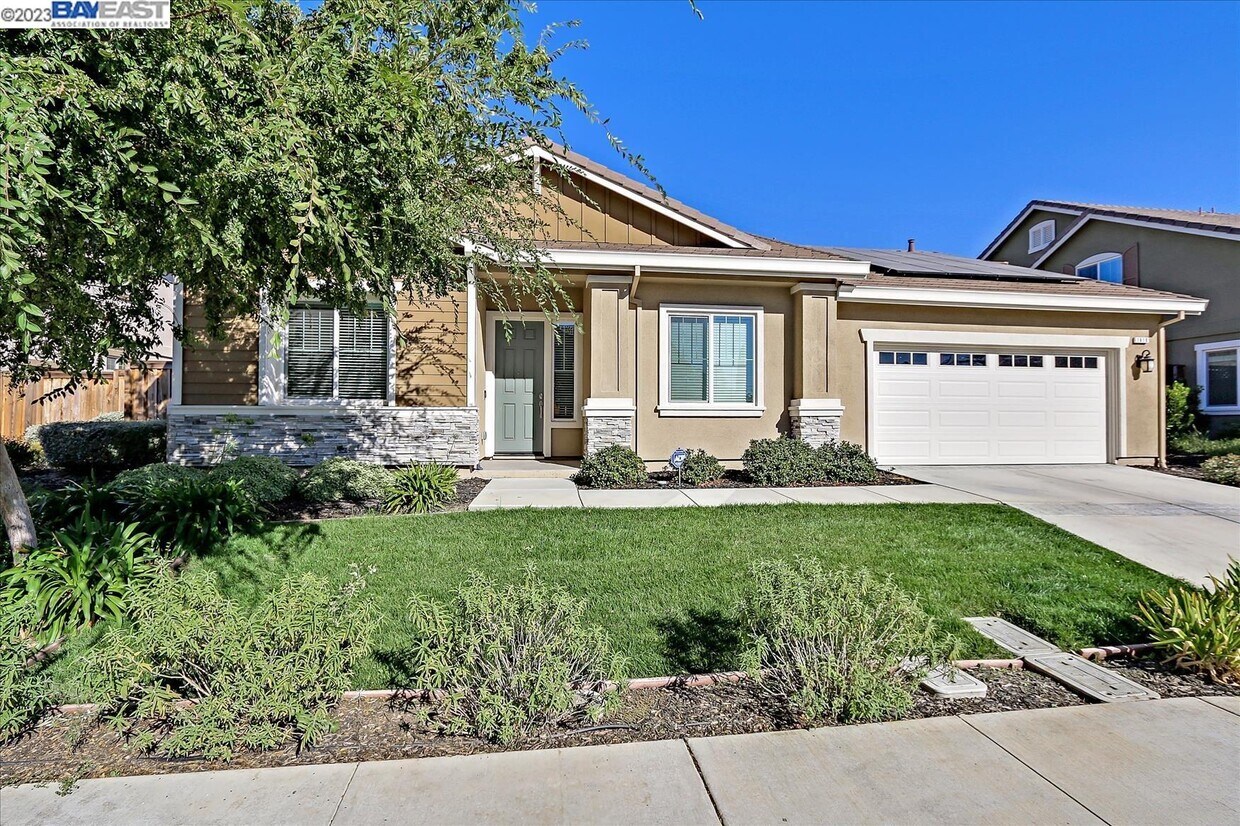 Primary Photo - 1610 Chestnut Ct