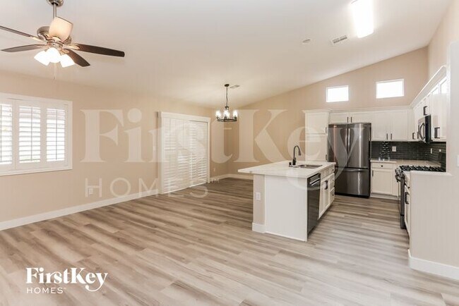 Foto del edificio - 6009 Winter Meadow St