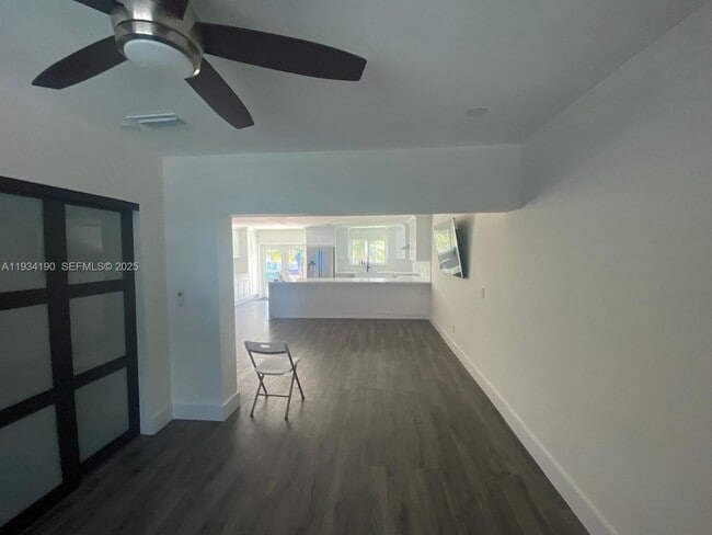 Building Photo - 2100 SW 100th Ave