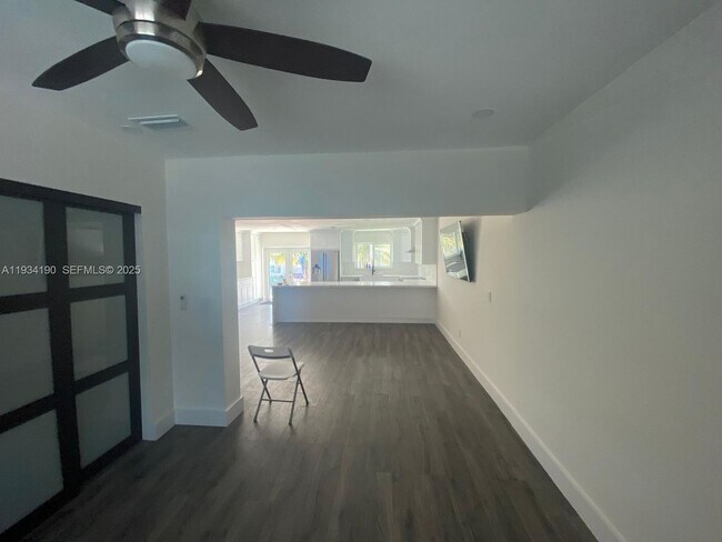 Foto del edificio - 2100 SW 100th Ave