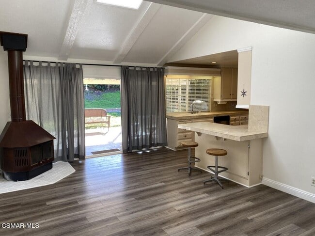 Building Photo - 652 Harper St