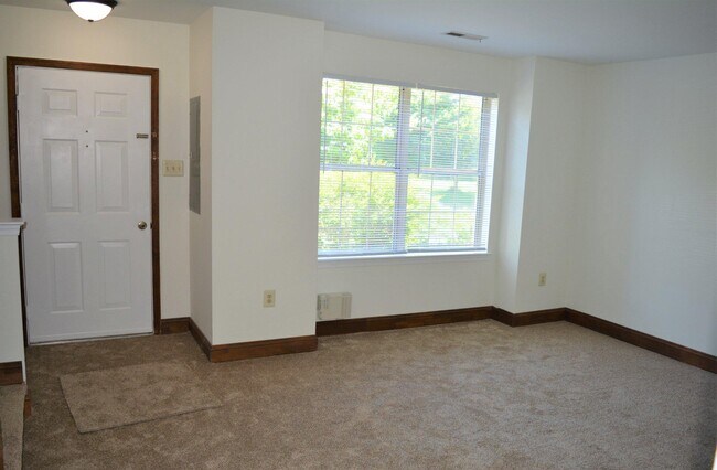 Foto del edificio - 361 Kent Ln