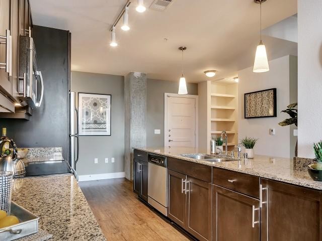 Building Photo - 2 bedroom in Dallas TX 75219