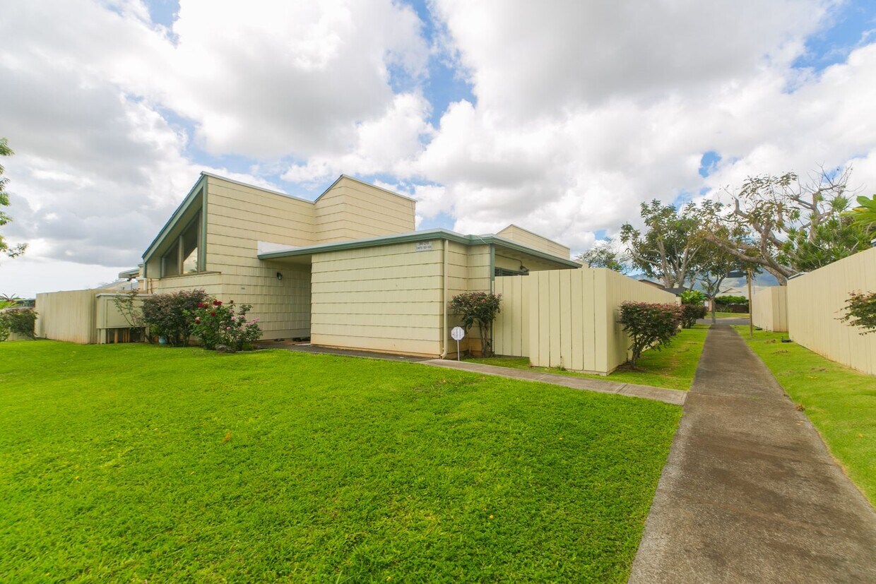 Primary Photo - Kealohi Hale 2/loft/1/ 2 parking Townhouse