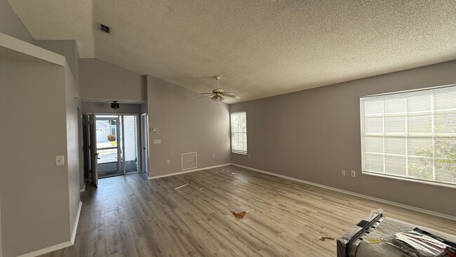 Building Photo - Annual 2 bedroom 2 bath Unfurnished Single Family Home in Lakeside South