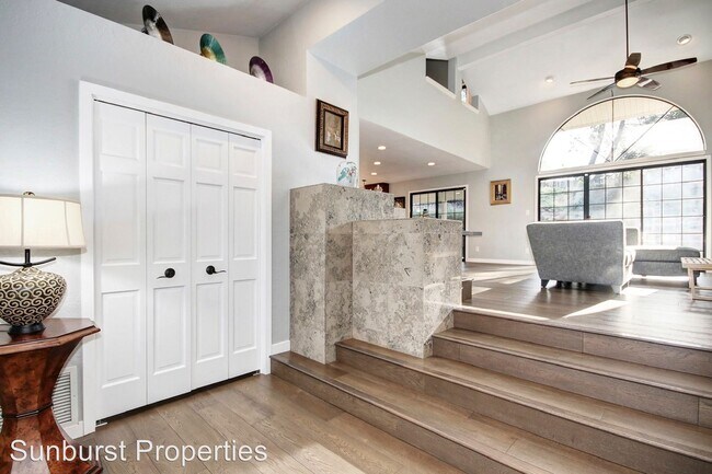 Foto del edificio - 3 br, 2.5 bath House - 5920 Trajan Dr.