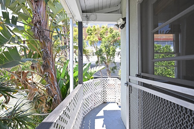 Foto del edificio - 11063 Ohio Ave