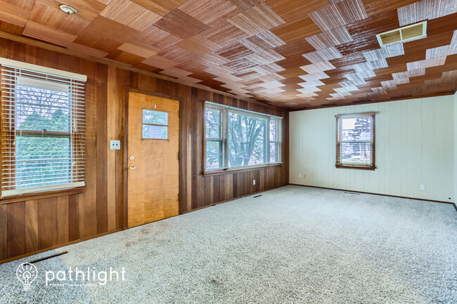 Building Photo - 4203 W. Crystal Lake Rd., McHenry, IL, 60050