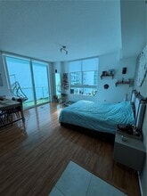 Building Photo - 1900 N Bayshore Dr