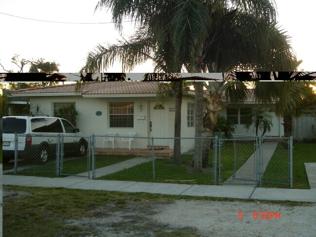 Foto del edificio - 1112 SW 78th Ct