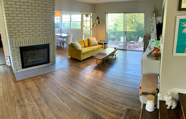Building Photo - 3964 Tropical Dr