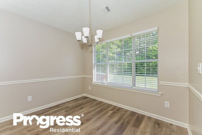Building Photo - 1825 Courtyard Ln