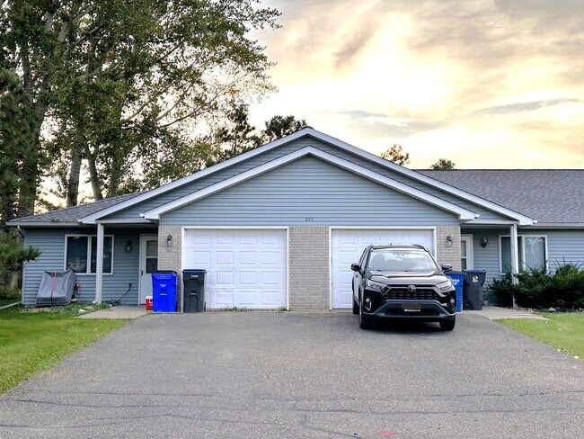 Foto del edificio - 855 Highview Dr