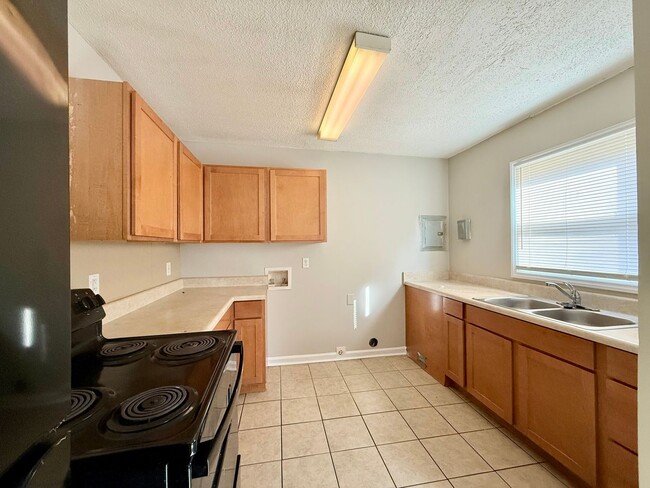 Photo - 1132 Montcalm St Townhome