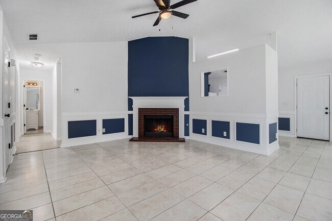 Foto del edificio - 5900 Creekside Dr