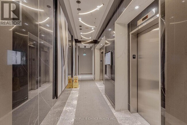 Photo du bâtiment - 12 Yonge St