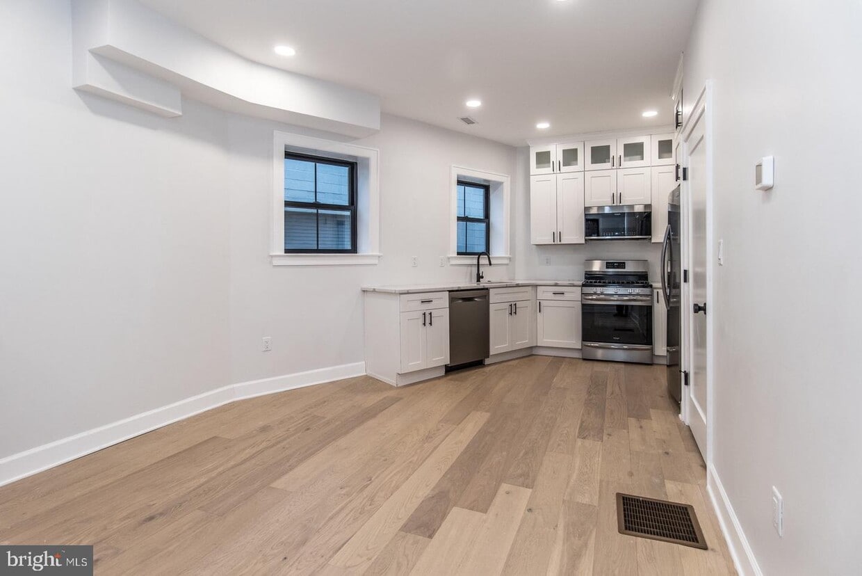 117 E Allen St, Philadelphia, PA 19125 Townhome Rentals in