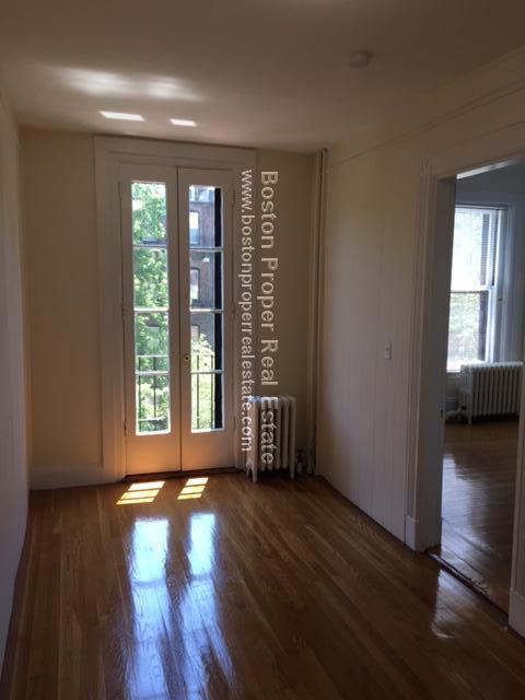 Foto del edificio - Beacon Street 1 Bedroom