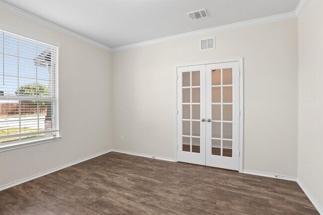 Foto del edificio - 709 Hummingbird Ln