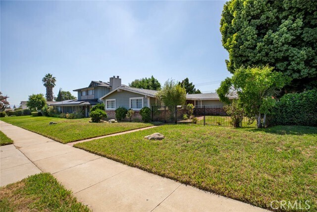 Primary Photo - 11633 Balboa Blvd