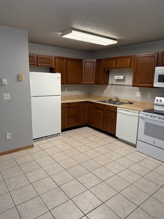 Foto principal - 724 31st St N