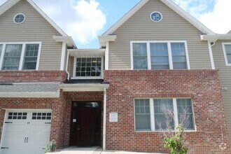 Building Photo - 22 Hemlock Lane