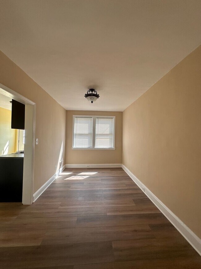 Building Photo - 3 Bedroom  - Brooklyn Park