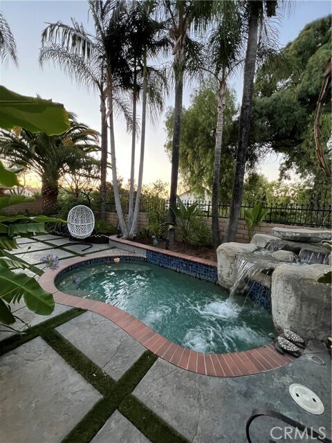 Foto del edificio - 2460 Windmill Creek Rd