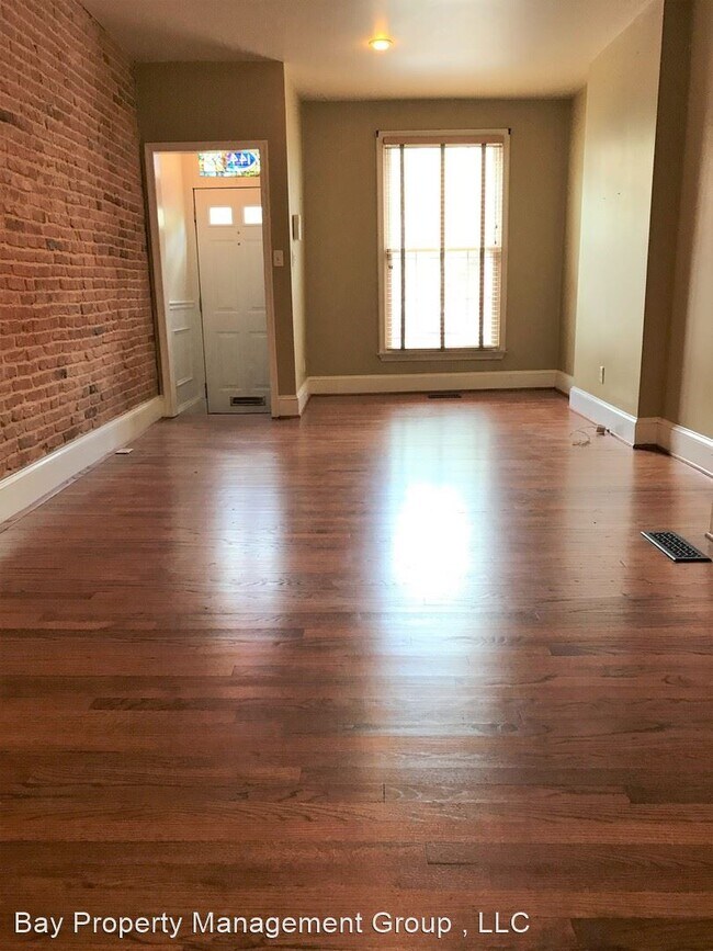 Building Photo - 2 br, 2.5 bath House - 1447 Boyle St