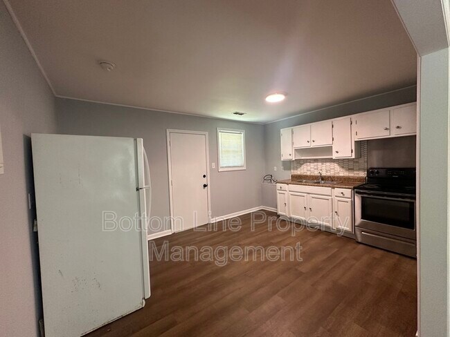Foto del edificio - 1261 Thelbert Dr