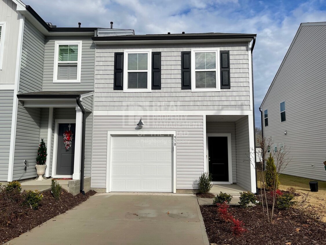 Foto principal - Brand New 3bd/2.5BA END UNIT townhome in F...