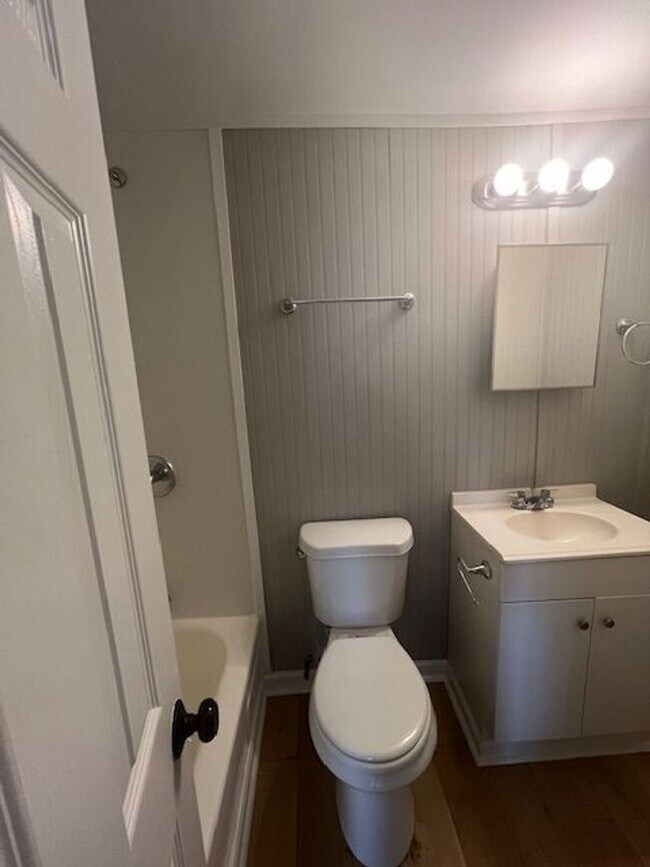Foto del edificio - Remodeled 4 Bed 2 Bath