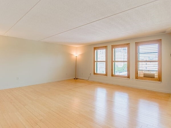 Foto principal - 100 Peterborough St