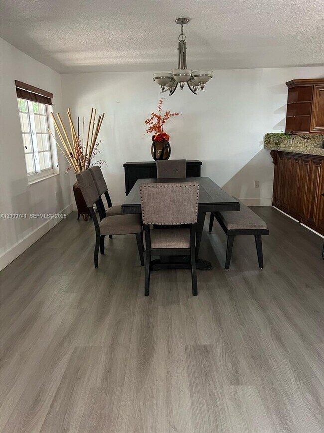 Foto del edificio - 921 NW 133rd Ave