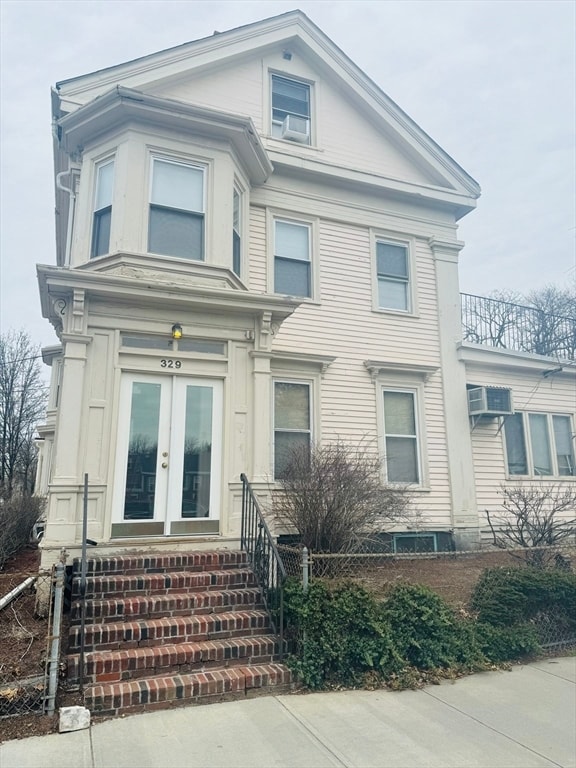 Building Photo - 329 Broadway