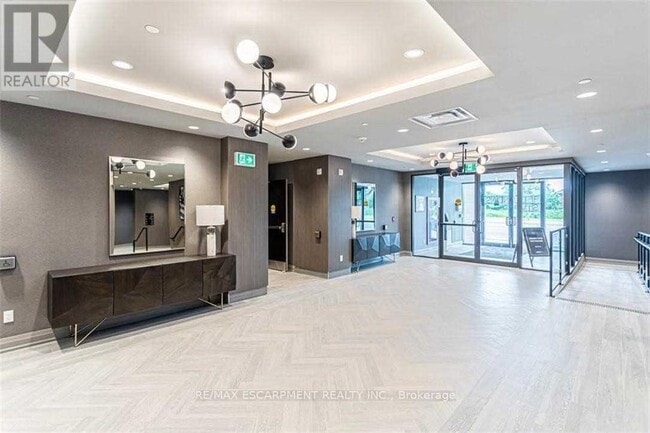 Photo du bâtiment - 95-295 Dundas St W