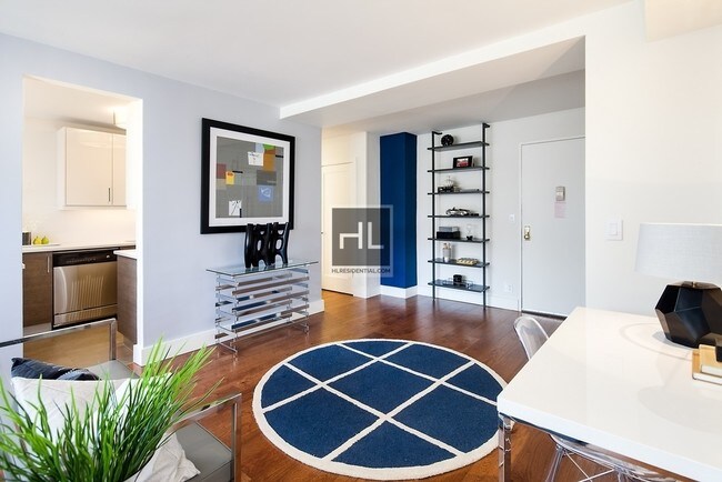 Building Photo - 2940 Ocean Pky
