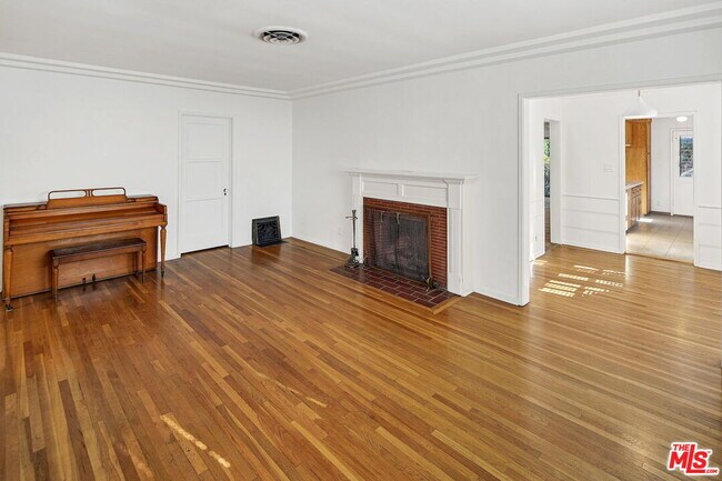 Foto del edificio - 4378 Allott Ave