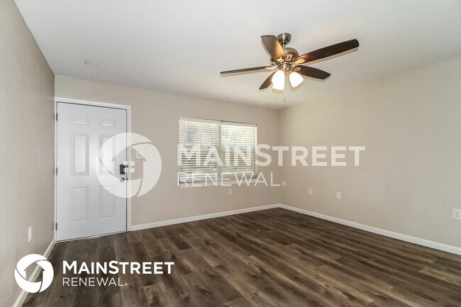 Foto del edificio - 490 S Blue Lk Ave