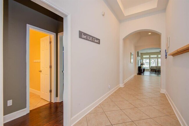 Building Photo - 10915 Brighton Gardens Dr