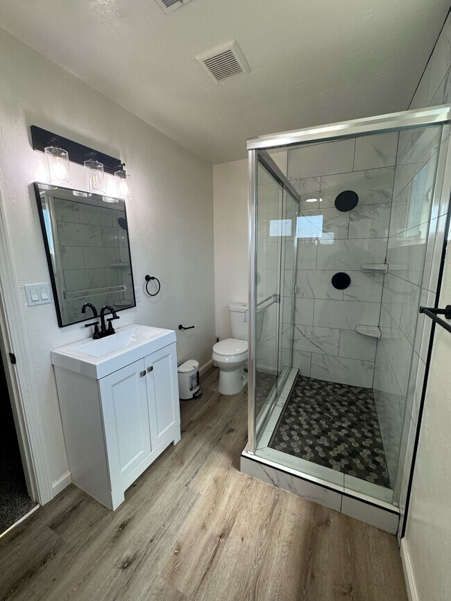 Foto del edificio - 1104 Lincolnwood Cir