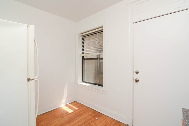 Foto del edificio - 2647 N Spaulding Ave