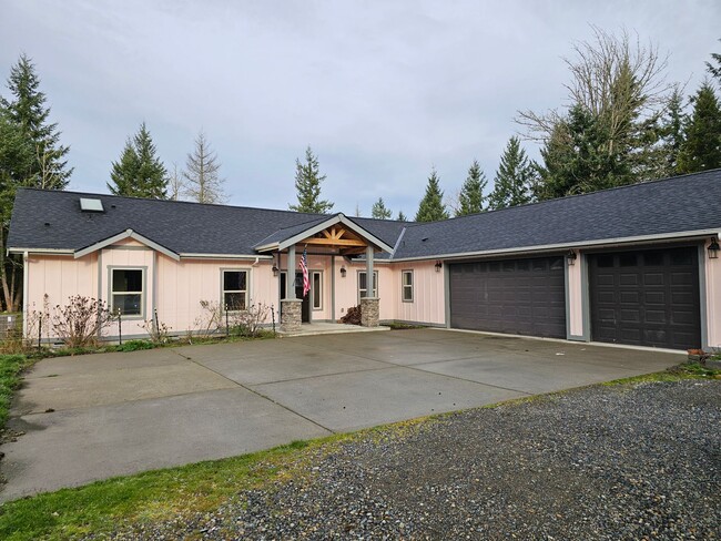 Foto del edificio - 4 Bedroom Home in Mountain Vista Community!