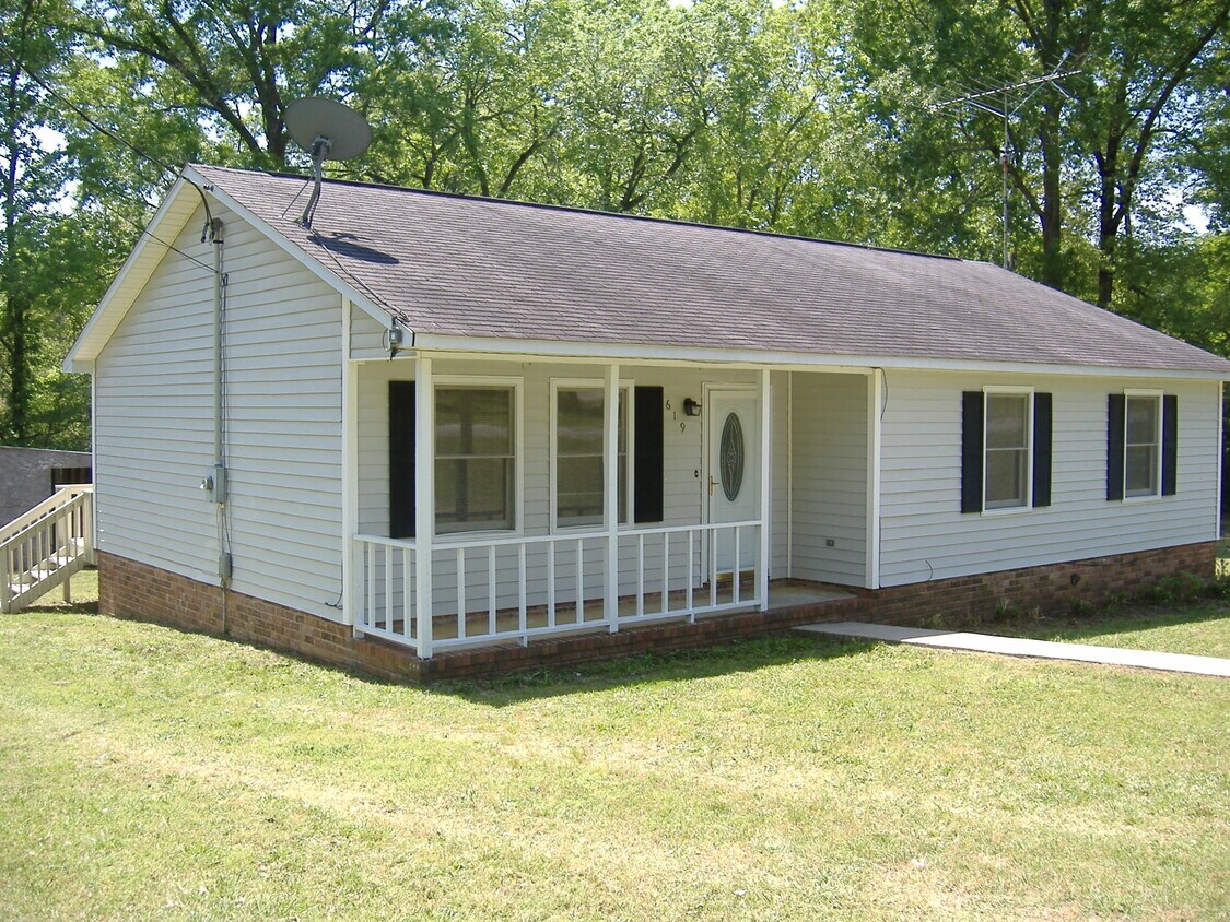 Primary Photo - 619 Johns Creek Rd