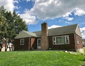 Building Photo - 150 Endslow Rd