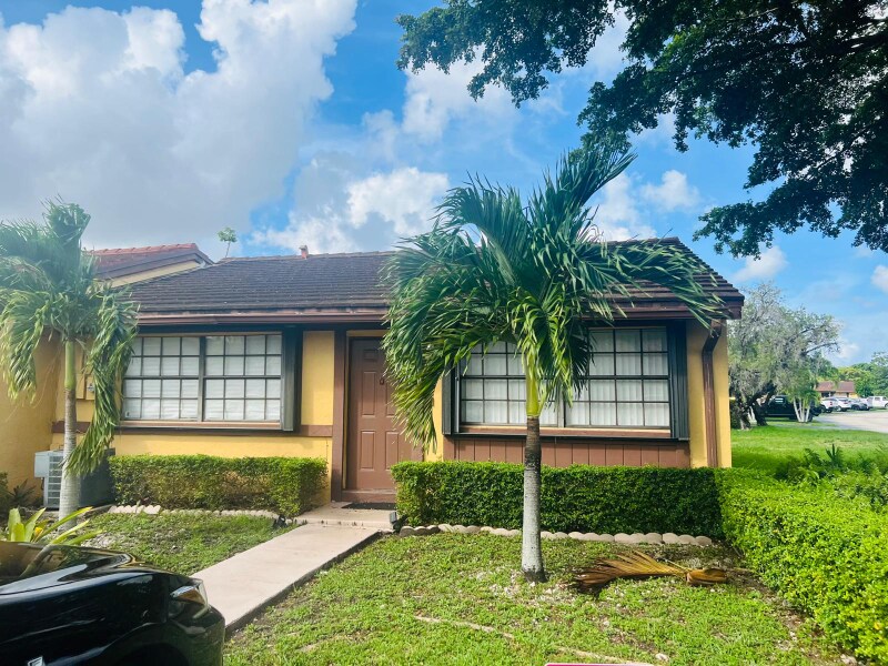 Foto principal - 8449 SW 148th Pl