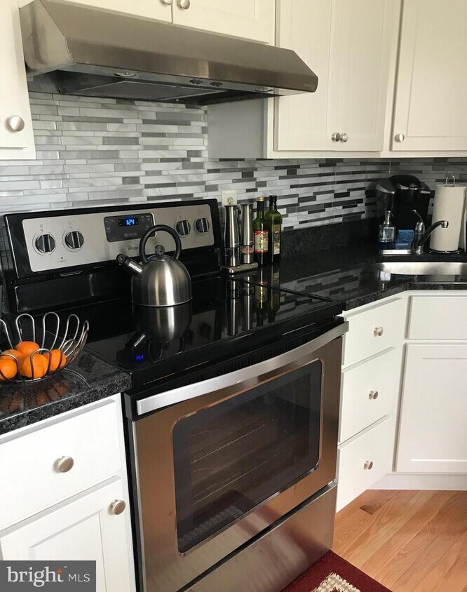 Foto principal - 922 Montgomery Ave