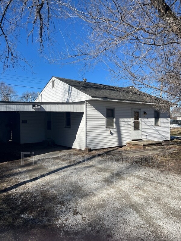 Foto del edificio - 730 N Dirksen Pkwy